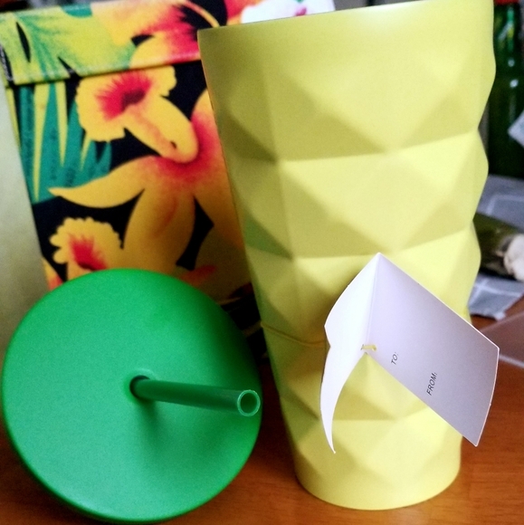 Starbuck 🍍Hawaii Tumbler 16 OZ 🌴Brand New🥥 - Picture 2 of 11